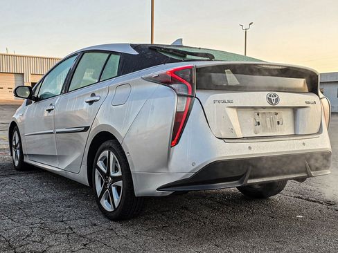 Used 2017 Toyota Prius Four Touring w/ Protection Package image 4