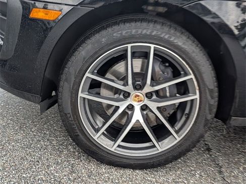 Used 2022 Porsche Macan image 3