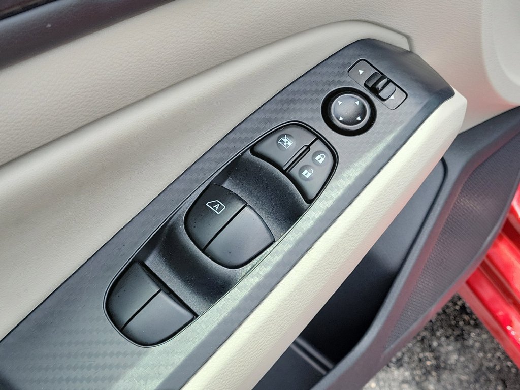 Used 2025 Nissan Altima 2.5 SV FWD image 16