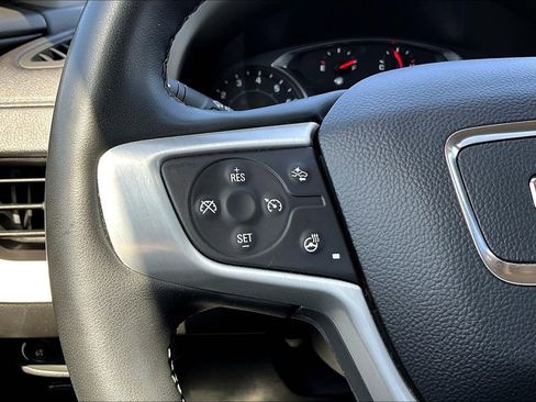 Used 2023 GMC Terrain SLT image 23