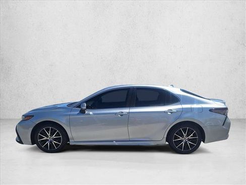 Used 2024 Toyota Camry SE FWD image 8