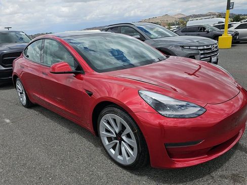 Used 2022 Tesla Model 3 Standard Range RWD image 2