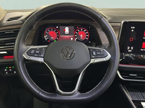 Certified 2025 Volkswagen Atlas SEL image 36