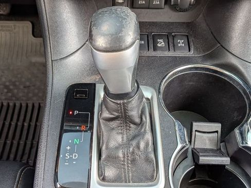 Used 2018 Toyota Highlander XLE AWD/4WD image 26