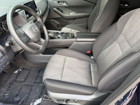 Used 2026 Nissan Rogue SV FWD image 5