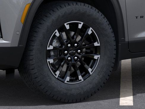 New 2026 Chevrolet Traverse Z71 w/ Enhanced Driving Package image 9