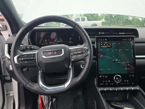 Used 2025 GMC Terrain Elevation AWD/4WD image 8