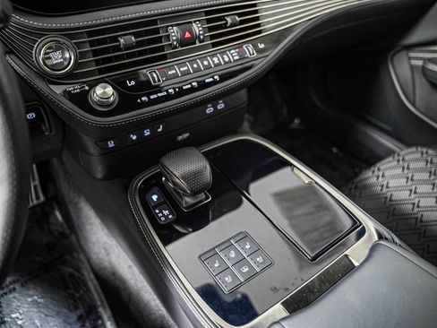 Used 2024 Lexus LS 500 F Sport w/ Dynamic Handling Package RWD image 15