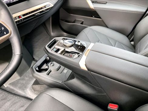 Used 2025 BMW iX xDrive50 image 18