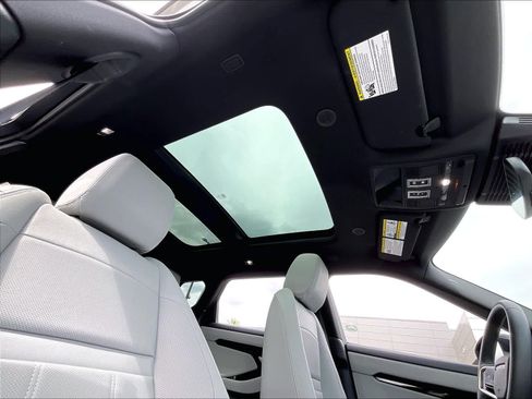 Used 2026 Land Rover Range Rover Evoque S AWD/4WD image 24