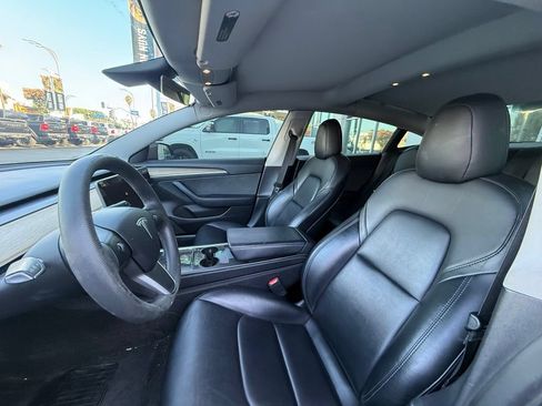 Used 2022 Tesla Model 3 Standard Range RWD image 5