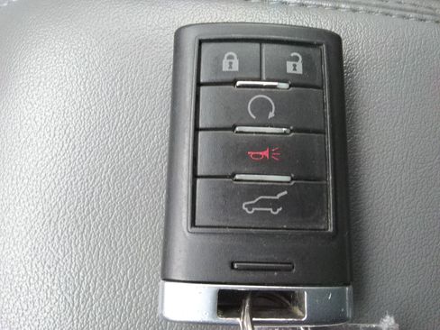Used 2011 Cadillac SRX Luxury FWD image 18