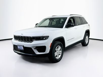 Used 2023 Jeep Grand Cherokee Laredo