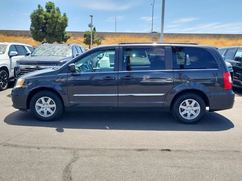 Used 2012 Chrysler Town & Country Touring FWD image 25