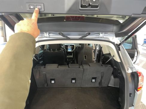 Used 2024 Subaru Ascent Premium w/ Convenience Package image 22