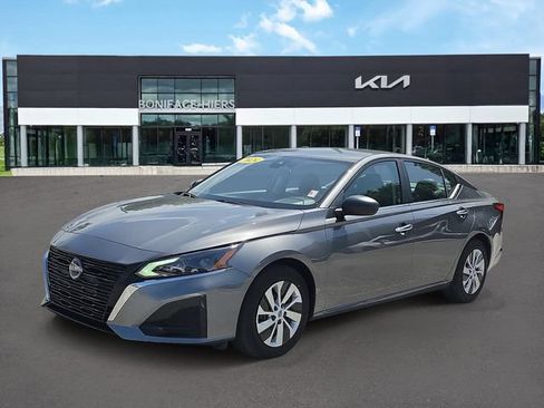 Used 2024 Nissan Altima 2.5 S FWD image 2