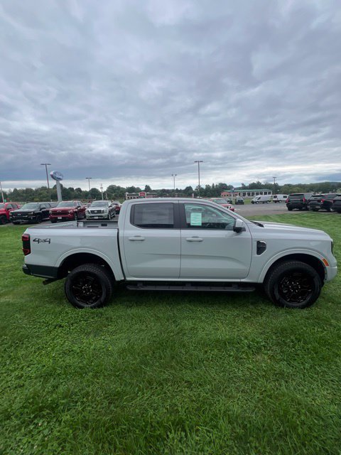 New 2026 Ford Ranger Lariat w/ Black Appearance Package AWD/4WD image 4