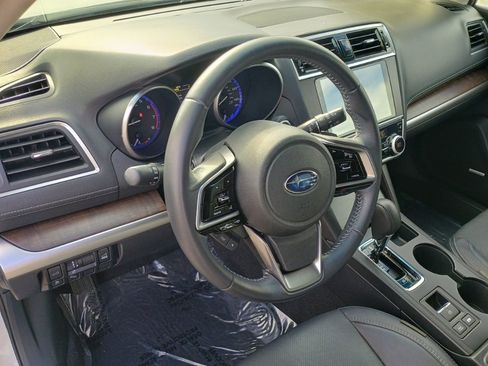 Used 2018 Subaru Outback 2.5i Limited image 12