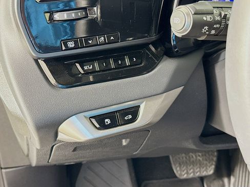 Used 2024 Lexus RX 350 Premium w/ Accessory Package (Z1) FWD image 10