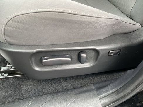 Certified 2023 Toyota Tacoma SR5 AWD/4WD image 13