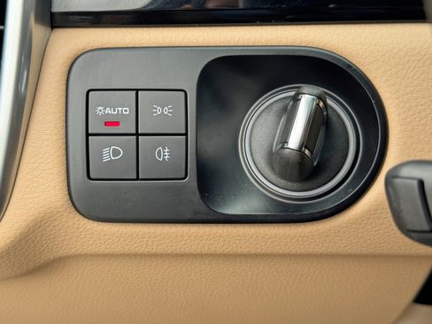 Used 2023 Porsche Cayenne Platinum Edition image 20