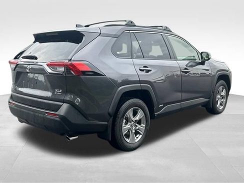 Used 2025 Toyota RAV4 XLE AWD/4WD image 5