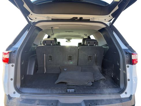 Used 2020 Chevrolet Traverse LT w/ LPO, Blackout Package image 17