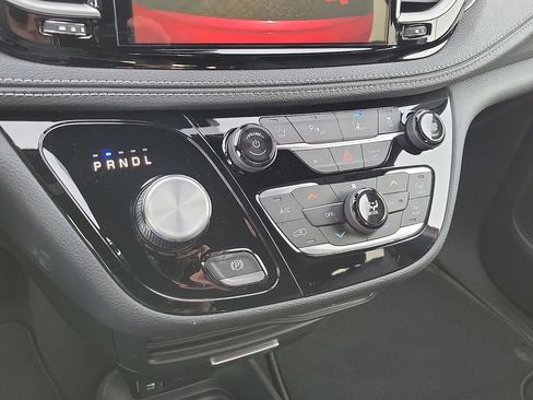 New 2026 Chrysler Pacifica Select FWD image 19