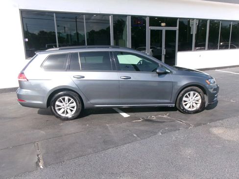 Used 2019 Volkswagen Golf S FWD image 2
