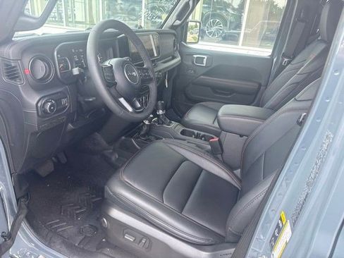 Used 2026 Jeep Wrangler Unlimited Rubicon AWD/4WD image 10