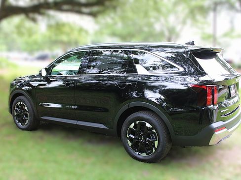 New 2026 Kia Sorento S image 13