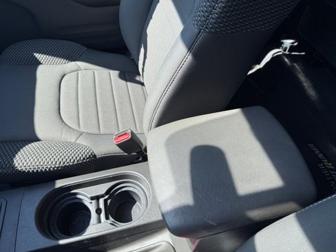 Used 2019 Nissan Frontier Desert Runner image 14