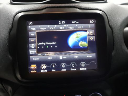 Used 2023 Jeep Renegade Latitude AWD/4WD image 24