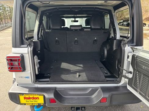 Used 2023 Jeep Wrangler Unlimited Sahara w/ Cold Weather Group image 15