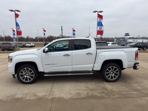 Used 2022 GMC Canyon Denali image 8