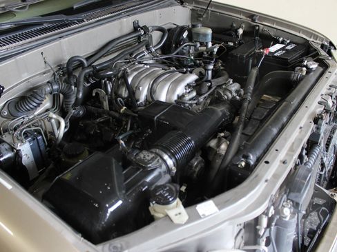 Used 2002 Toyota Sequoia SR5 image 34