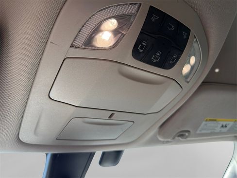 Used 2020 Chrysler Pacifica Touring-L w/ Tire & Wheel Group image 22