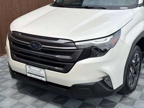 Used 2025 Subaru Forester Premium AWD/4WD image 19