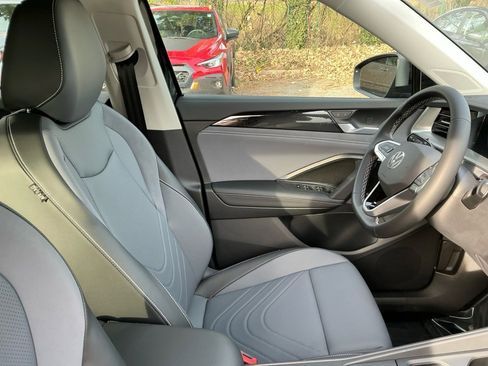 New 2026 Volkswagen Tiguan SE image 29