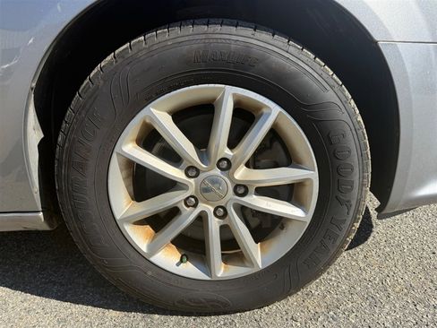 Used 2016 Dodge Grand Caravan SXT w/ UConnect Hands-Free Group image 38