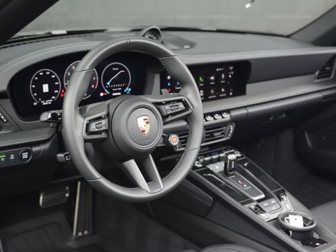 Certified 2025 Porsche 911 Carrera 4 GTS AWD/4WD image 4