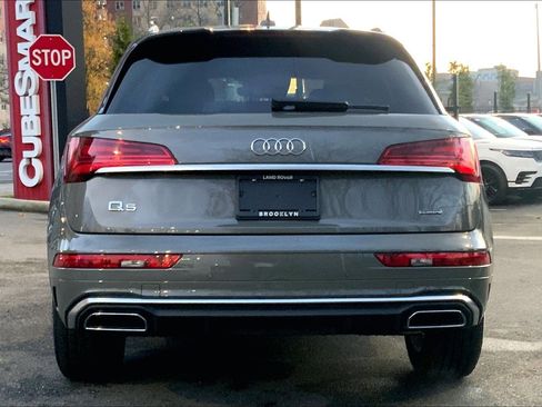 Used 2023 Audi Q5 2.0T Premium w/ Convenience Package image 4