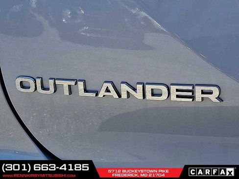 New 2025 Mitsubishi Outlander SE image 22
