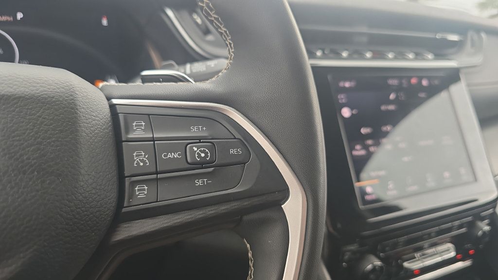Used 2023 Jeep Grand Cherokee L Laredo w/ Luxury Tech Group I AWD/4WD image 25