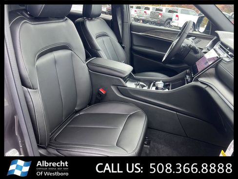 New 2025 Jeep Grand Cherokee Limited image 17