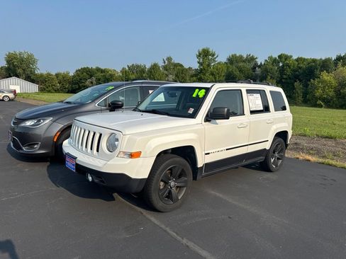 Used 2014 Jeep Patriot Latitude w/ Sun/Sound Group AWD/4WD image 1