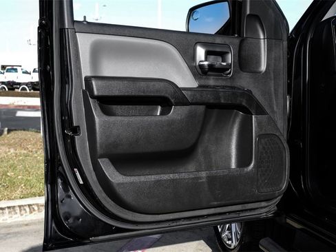 Used 2018 Chevrolet Silverado 1500 Custom w/ Custom Value Package image 38