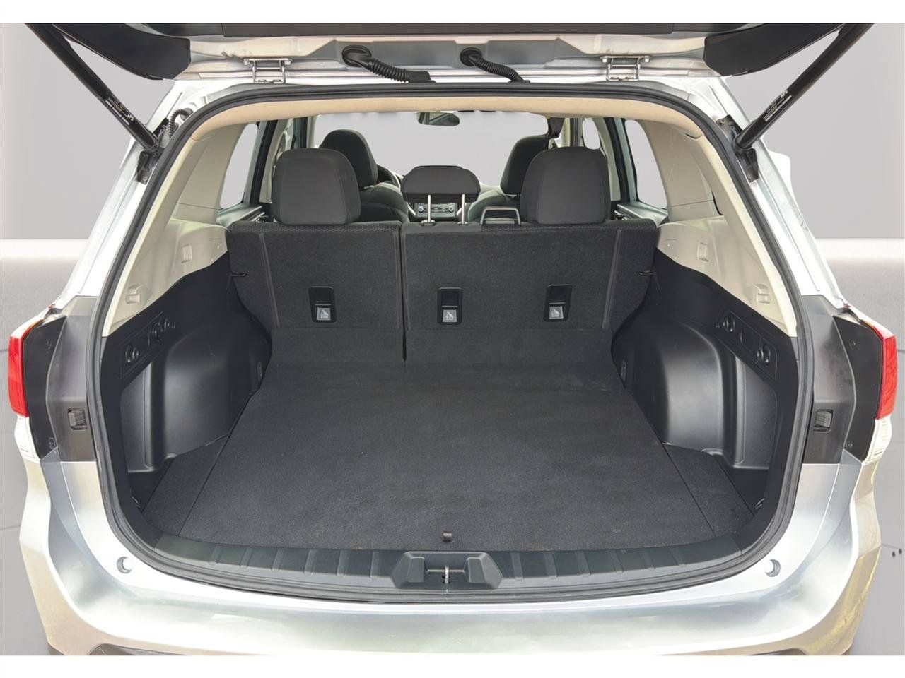 Used 2019 Subaru Forester Premium AWD/4WD image 32