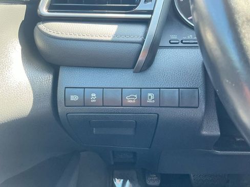 Used 2019 Toyota Camry SE image 21