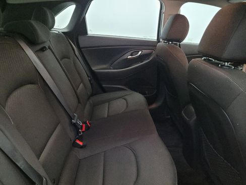 Used 2018 Hyundai Elantra GT image 19